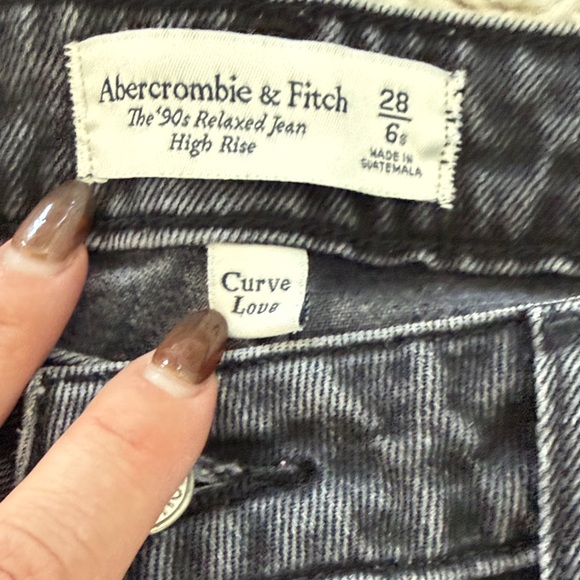 Abercrombie & Fitch 90's Relaxed High Rise Jeans Curve Love Size 28/6 - Picture 3 of 7